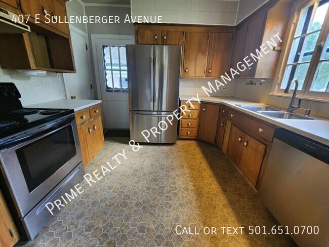 Photo - 407 Sullenberger Ave