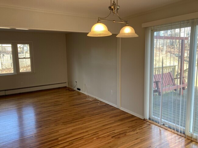 Photo - 162 Railroad Ave Unidad 162