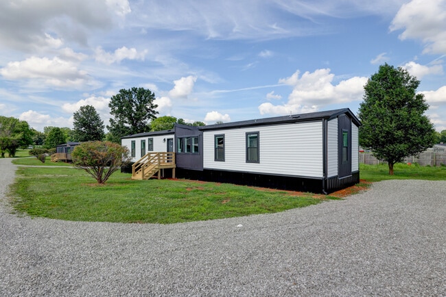 Photo - 5233 Clarksville Rd