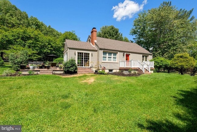 Photo - 636 Walker Rd