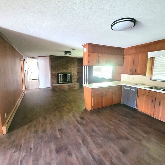 Photo - 216 Maxwell Dr