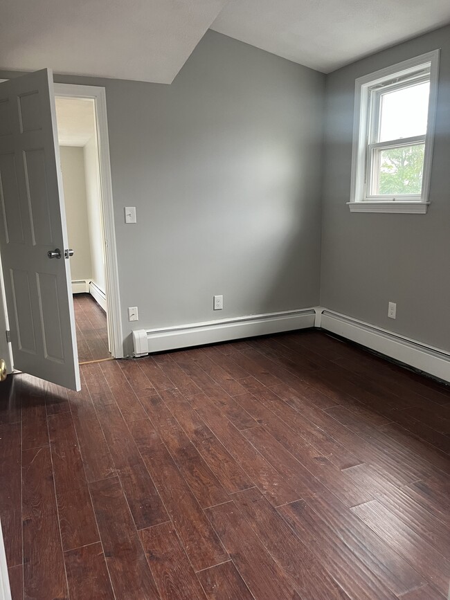 Photo - 10 Wakefield Ave