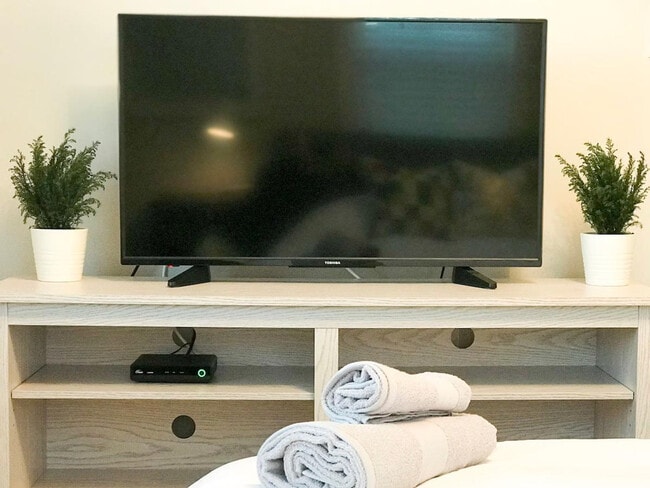 Building Photo - 810 Broadway-SI ID1511377P Unit SI ID1511377P