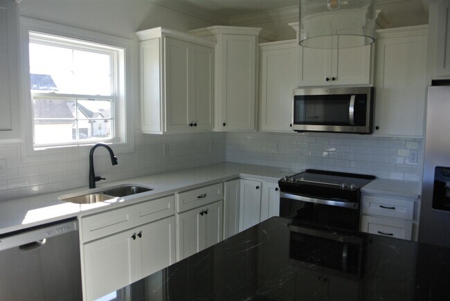 Photo - 388 Olympia Ct