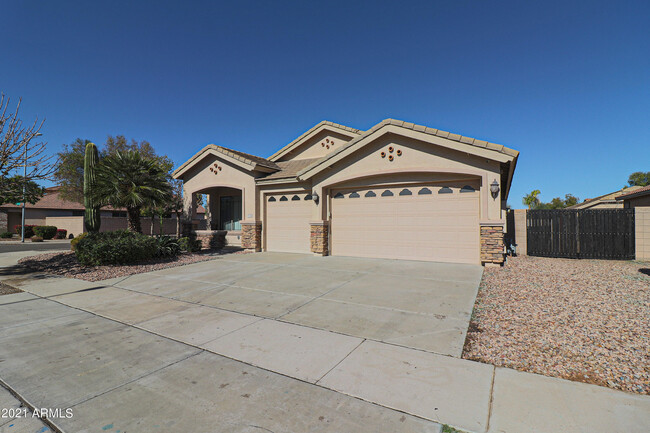 Building Photo - 8754 W Palmaire Ave Rental