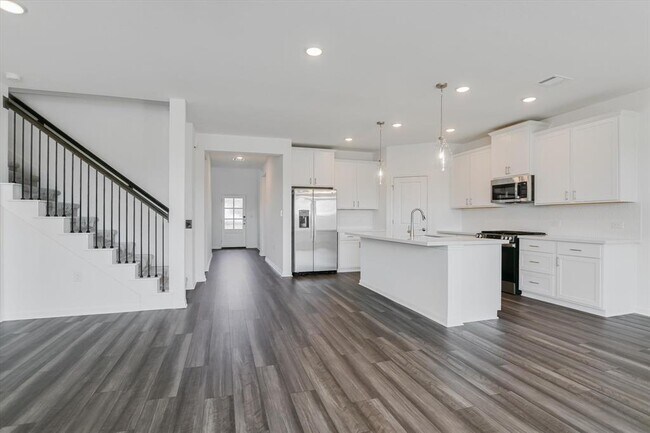 Photo - 1733 Lorant Ln