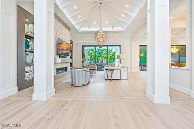 Photo - 727 Buttonbush Ln