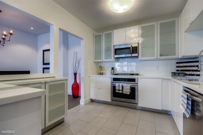 1818Thayer307208_BIG-8 - Thayer Avenue Apartments