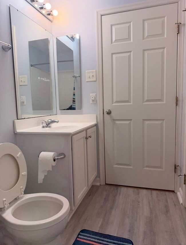 Photo - 5039 Strawbridge Terrace