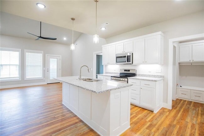 Photo - 1040 Seaborn Way