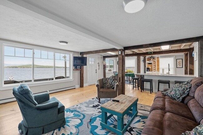 Building Photo - Your Dream Winter Retreat Awaits! Rental