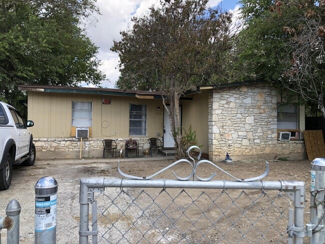 Photo - 375 Dorie St