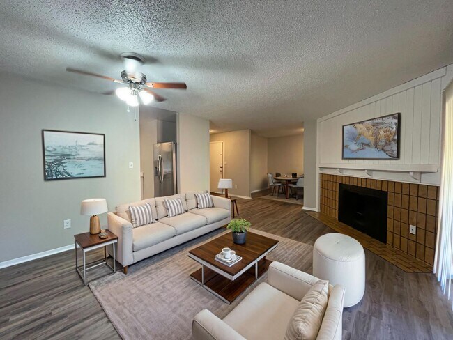 Photo - 1326 Holland Park Blvd Unit D