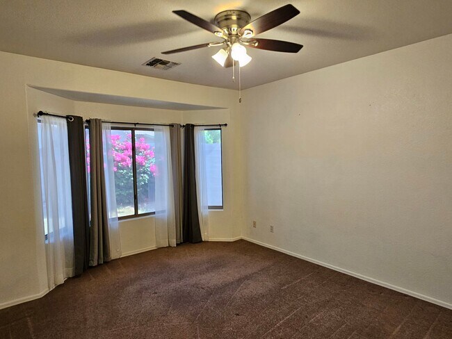 Photo - Great 1670 sq ft 4 bd 2 bathroom home in l...