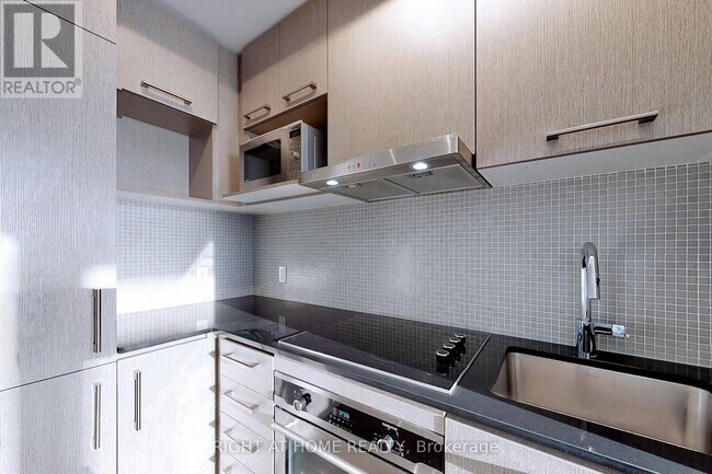 Photo - 87 Peter St Unit 3505