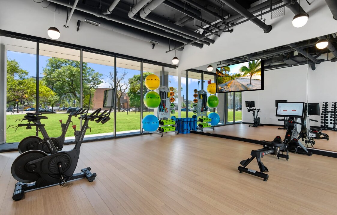 Photo - 2100 W Harrison St Unidad A1