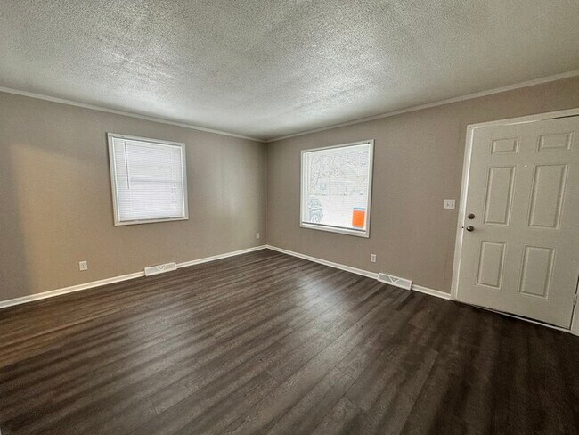 SW Wyoming Newly Updated Two Bedroom Duplex - SW Wyoming Newly Updated Two Bedroom Duplex