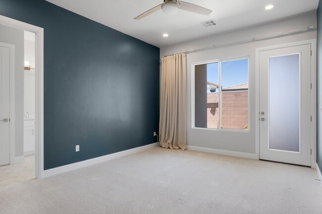 Photo - 1317 E Gordon Ln