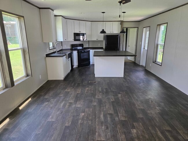 4049 Trout Ln
