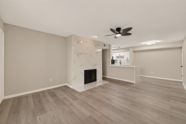 Photo - 1860 White Oak Dr Unit 311