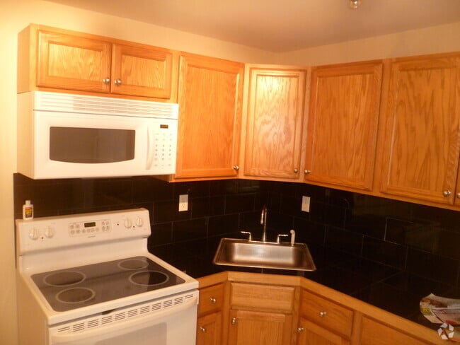 Building Photo - 302 Silver St Unit 304.5 Rental