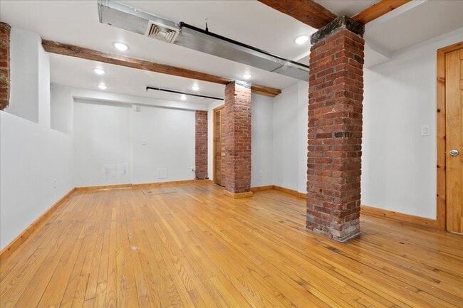 Photo - 325 Lafayette St Unidad 1003