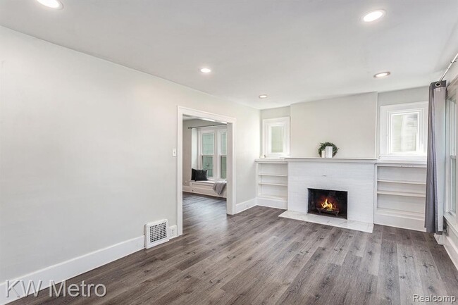 Photo - 202 N Washington Ave