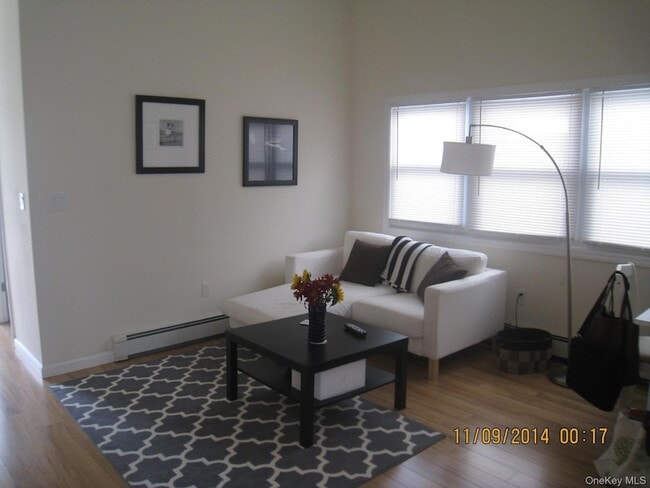 Photo - 82 California St