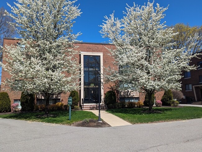 Photo - 191 W Wyoming Ave Unidad 15