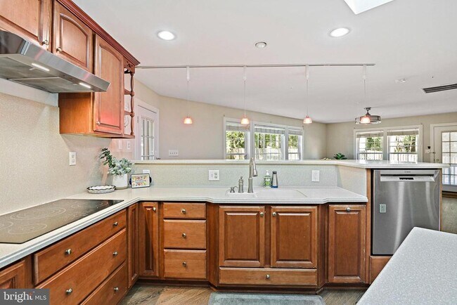 Photo - 2918 Glenvale Dr