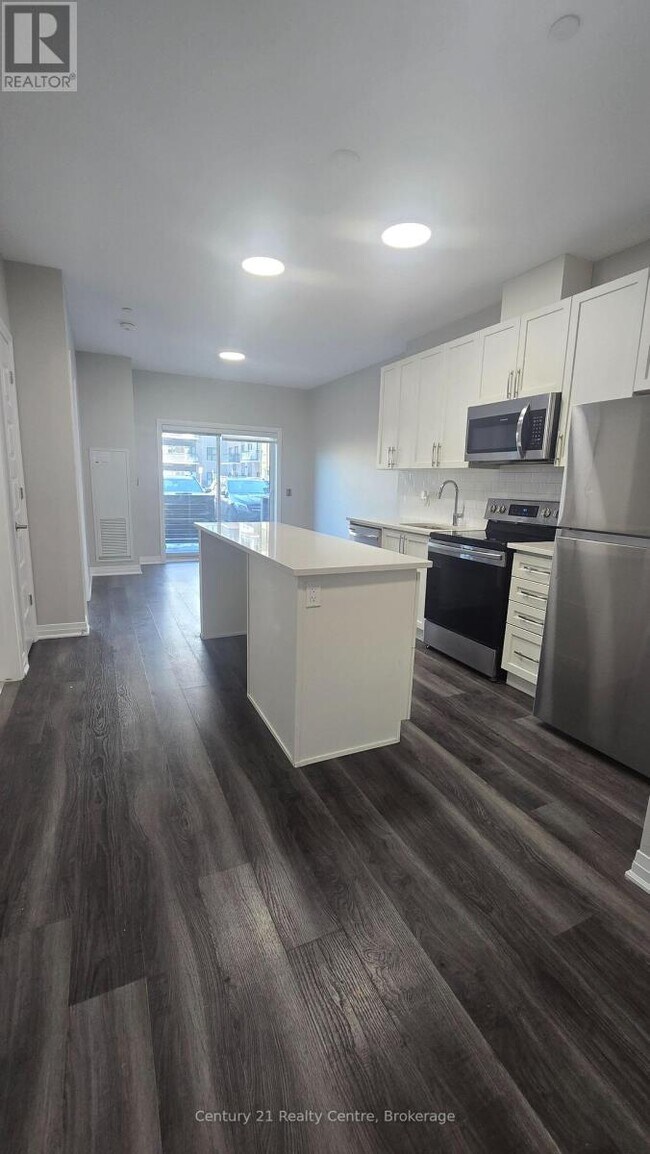 Photo - 102 Grovewood Common Unité 134