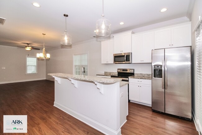Photo - 192 Glenshee Ct