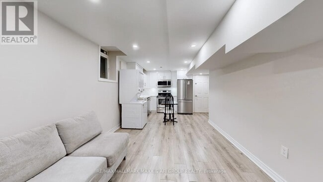 Photo - 719 Shanahan Blvd