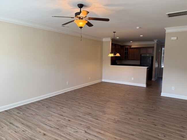 Photo - 371 Beacon St NW