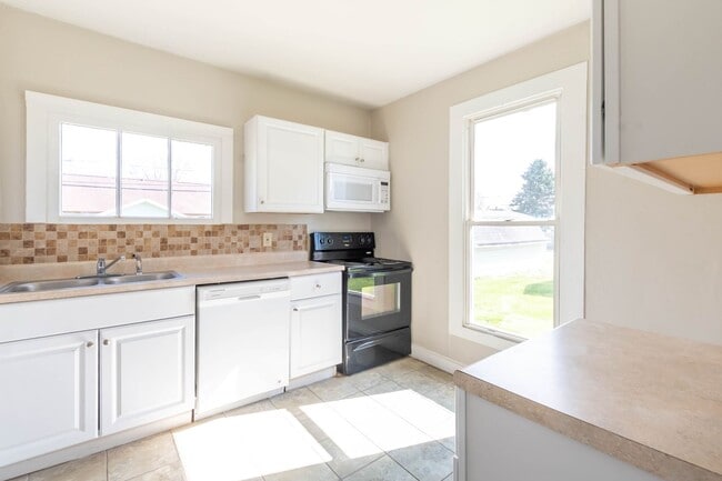 Photo - Cozy 3-Bedroom Home in the Heart of London, OH – Move-In Ready!