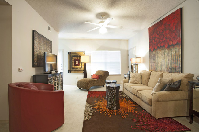 Living Area - The Greens at Hurricane Creek Apartments