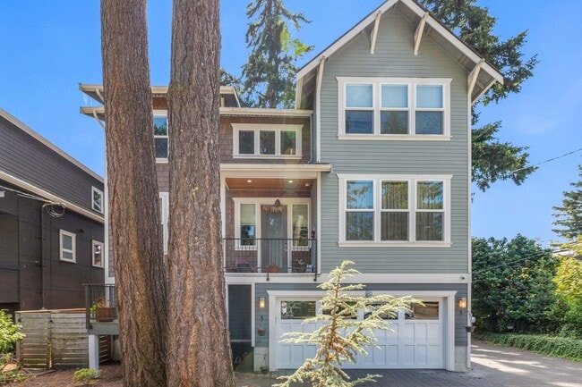 Photo - 5Bd/3.25Ba Seattle House