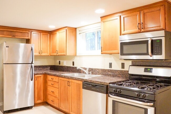 Photo - Beautifully Updated 2-Bed w/Condo Grade Fi... Unit 05