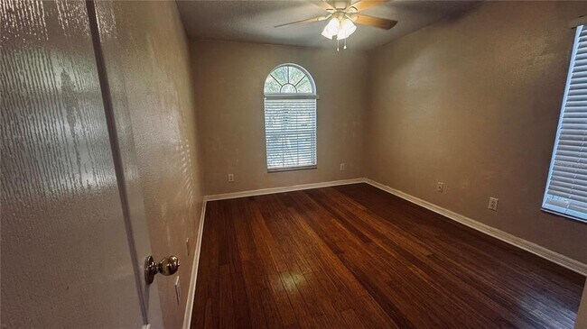 Photo - 9822 White Barn Way