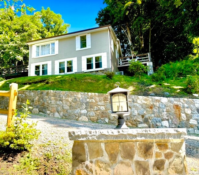 Building Photo - 35 Old Fish Rock Rd Rental