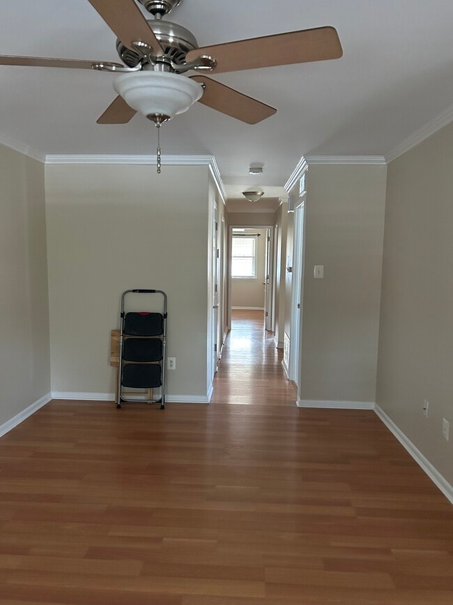 Photo - 8124 Ryers Ave Unidad 2nd FL