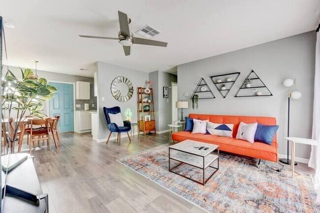 Photo - 2005 Cheshire Dr