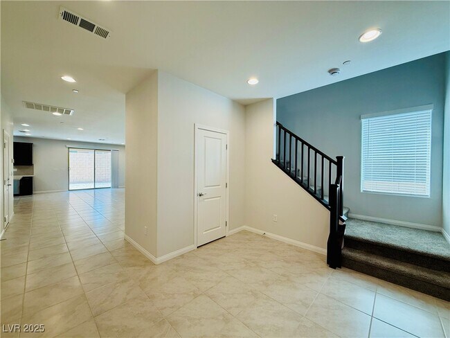 Photo - 310 La Musica Pl