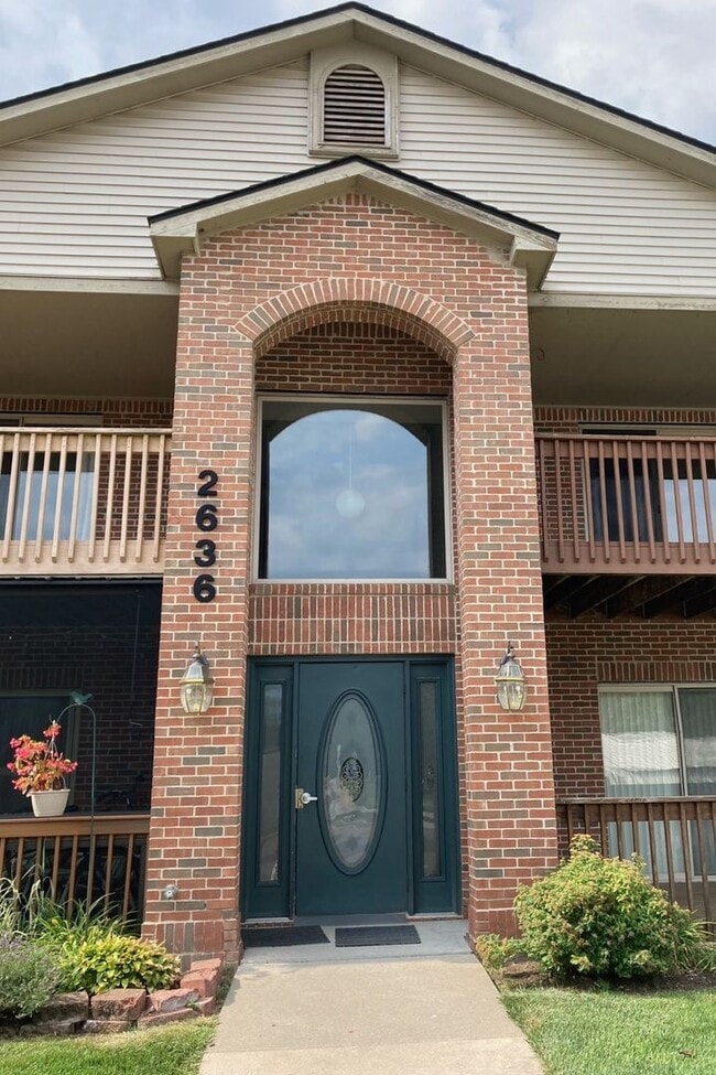 Building Photo - Two Bedroom Condo near St. Joes & EMU | Parking + Laundry