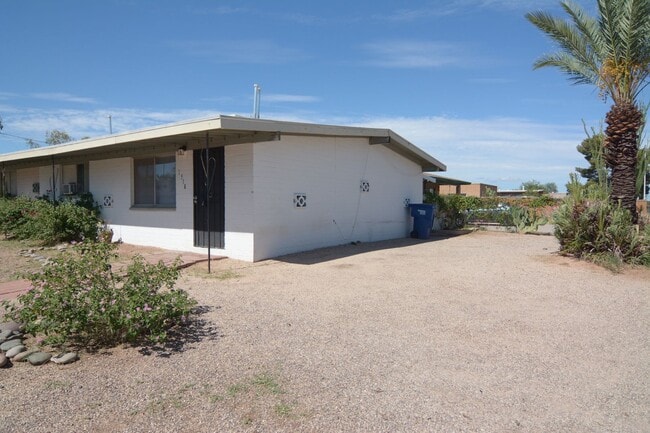 1518 S Tucson Blvd