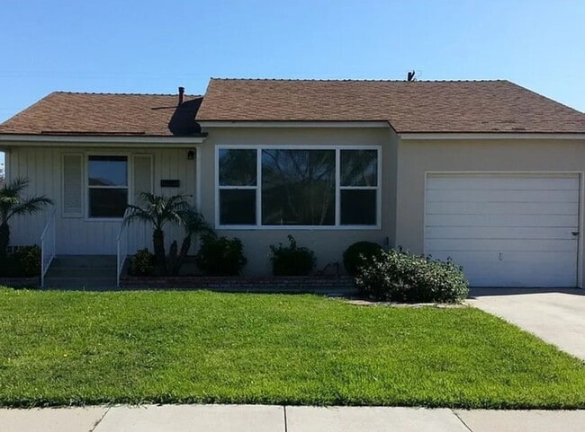 Building Photo - Charming Lakewood Home – Must See to Appreciate!