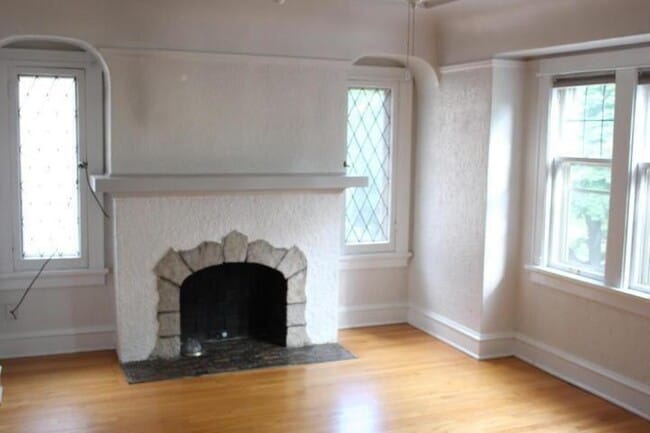 Photo - 1614 E Newton Ave