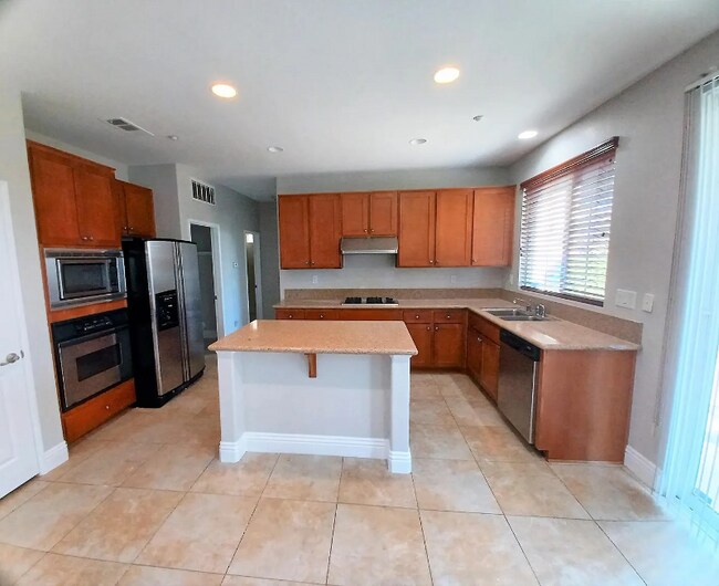 Photo - 16423 Los Coyotes St