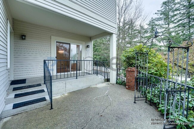 Photo - 10909 Avondale Rd NE