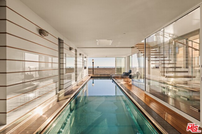 Photo - 1267 Palisades Beach Rd